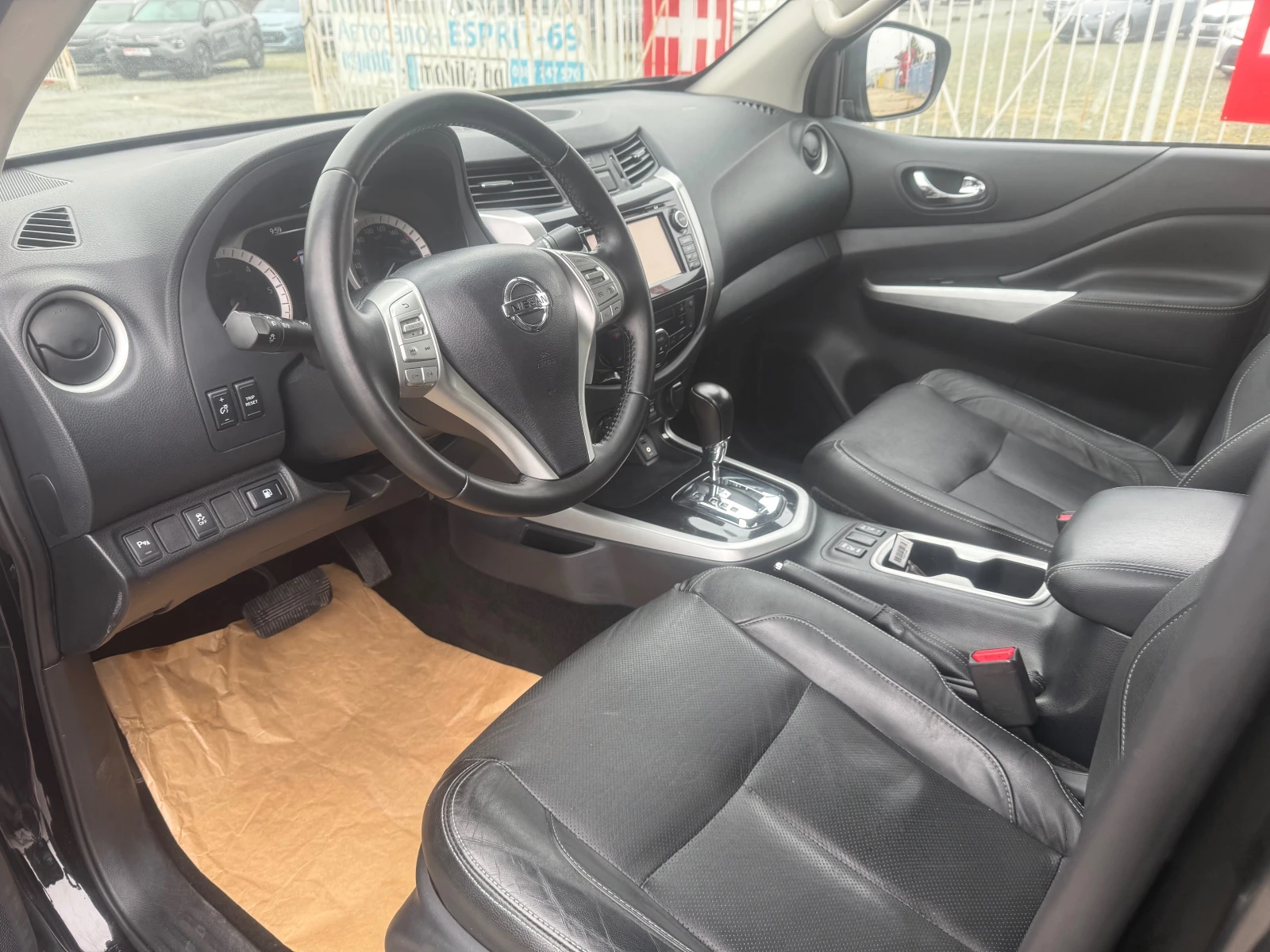 Nissan Navara AUT. NAVI 4x4 FULL ШВЕЙЦАРИЯ - изображение 6