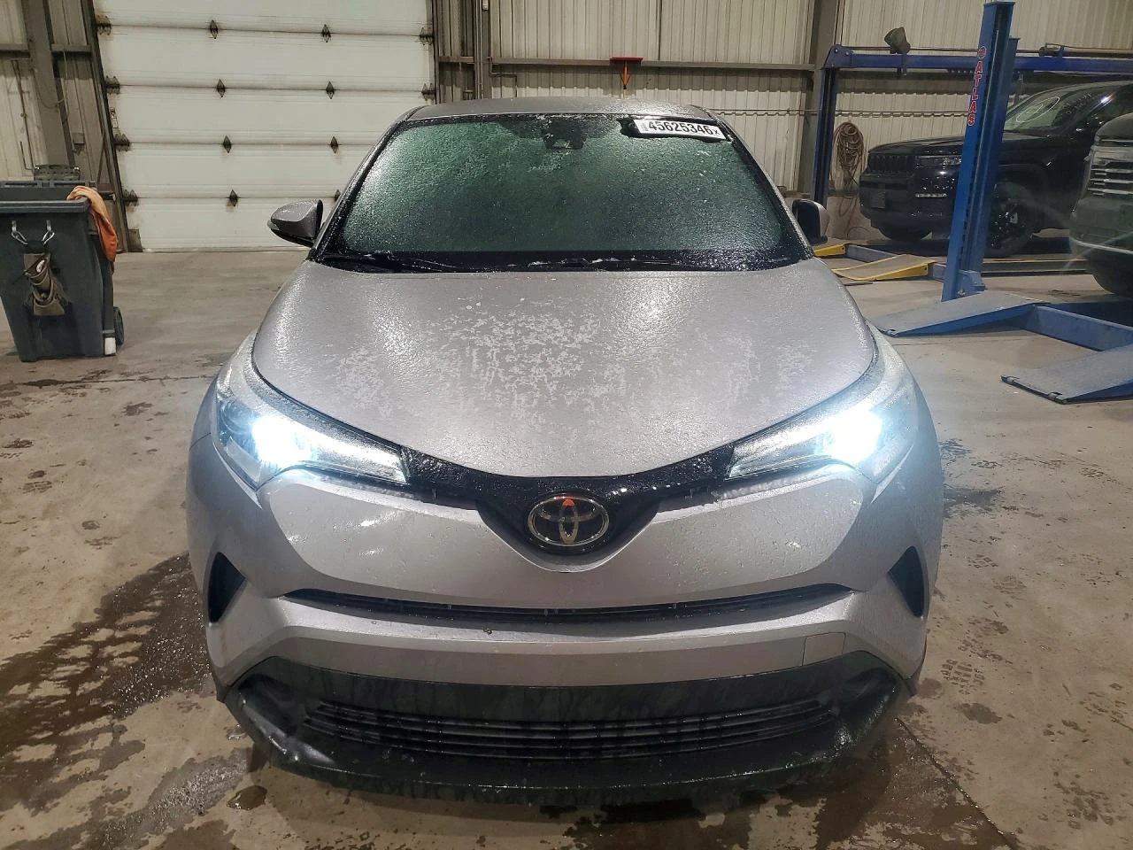 Toyota C-HR XLE FWD, снимка 5 - Автомобили и джипове - 53912600