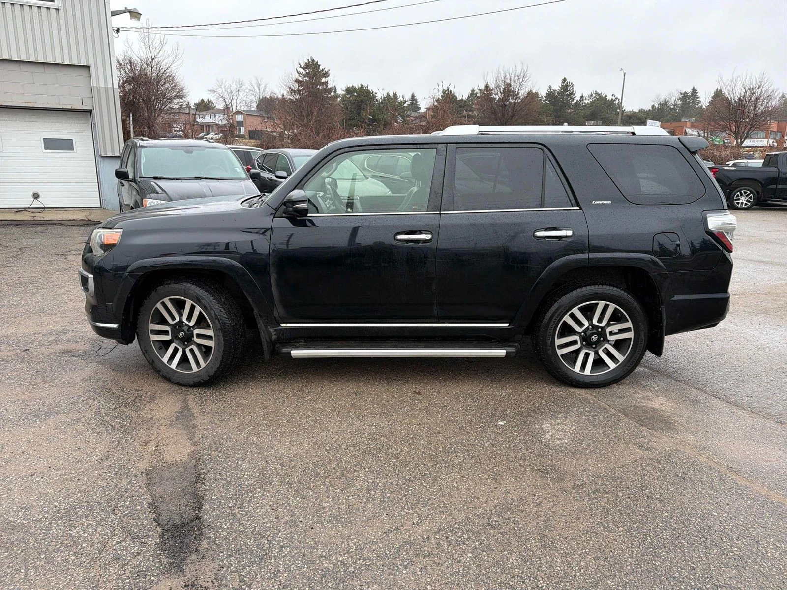 Toyota 4runner SR5 С регистрация + обслужване, снимка 3 - Автомобили и джипове - 54111410