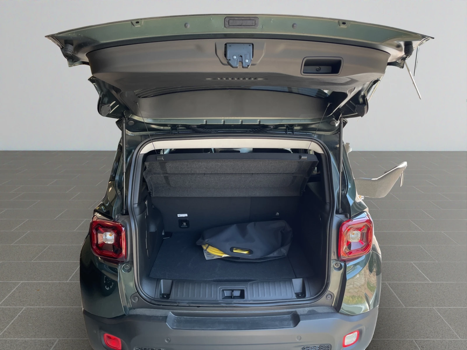 Jeep Renegade NORTH STAR 1.3 PHEV Petrol 240 HP AT6 4xe, снимка 16 - Автомобили и джипове - 54193869