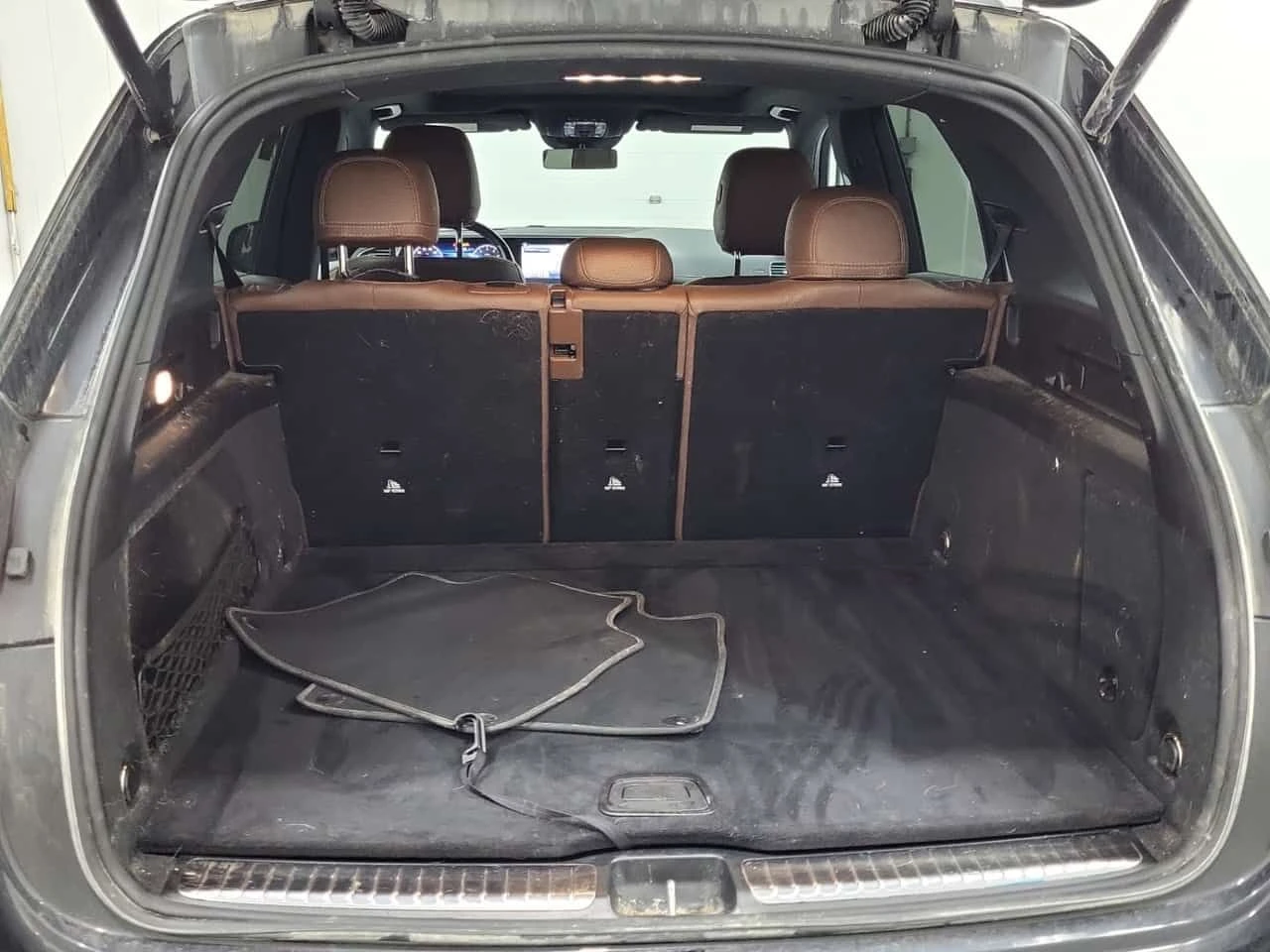 Mercedes-Benz GLE 350 * ДИСТРОНИК* 360 КАМЕРА* ПАНОРАМА* BURMASTER* , снимка 15 - Автомобили и джипове - 54763627