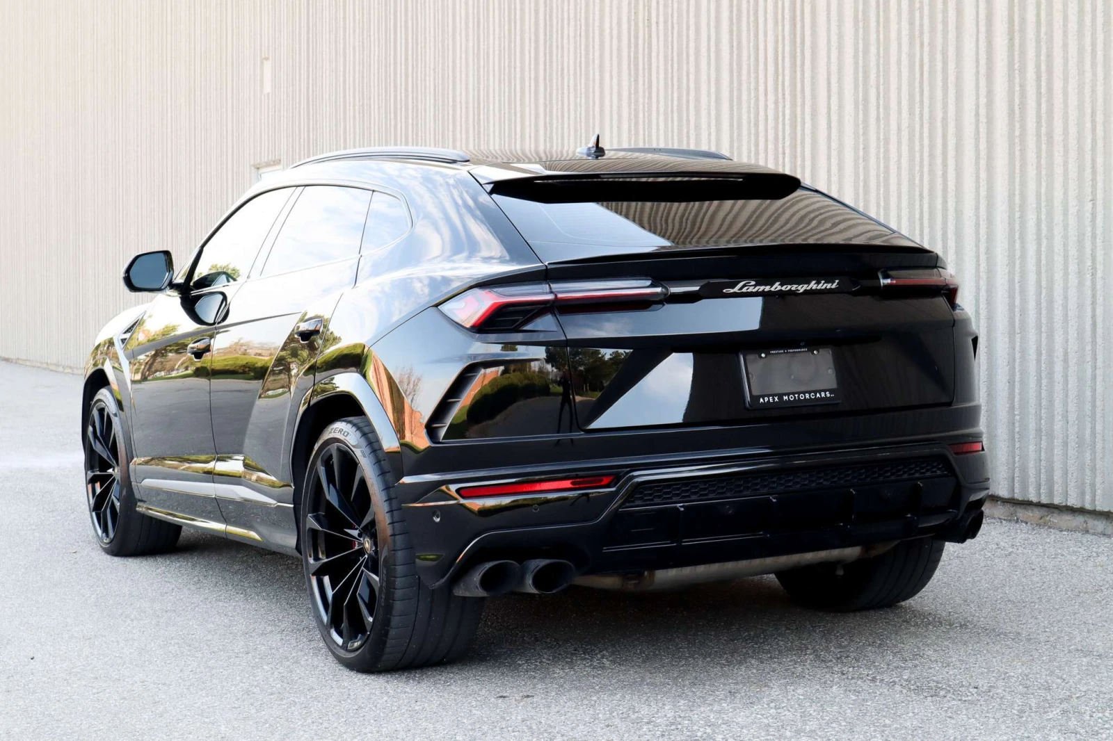 Lamborghini Urus ПАНО, ФУЛ, КАРФАКС, ЦЕНА ДО БГ, снимка 3 - Автомобили и джипове - 55014401