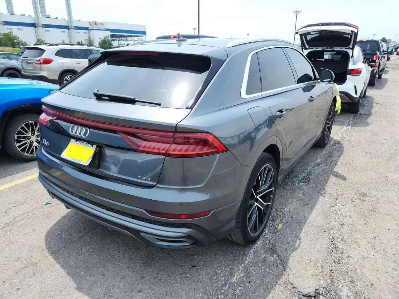 Audi Q8 * Technik * ДИСТРОНИК * ОБДУХВАНЕ * ПАНО * 360 , снимка 3 - Автомобили и джипове - 55094235