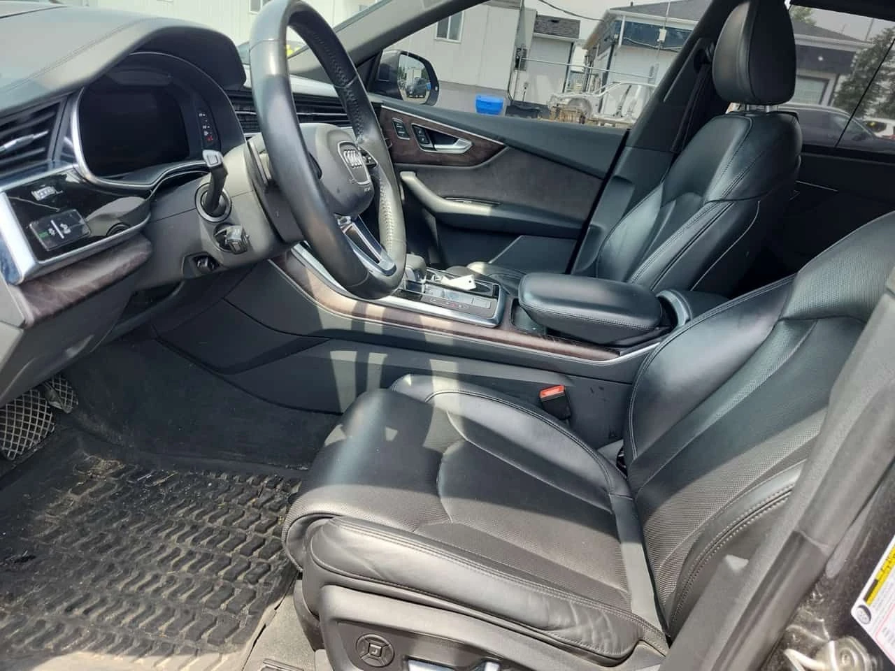 Audi Q8 * Technik * ДИСТРОНИК * ОБДУХВАНЕ * ПАНО * 360 , снимка 5 - Автомобили и джипове - 55094235
