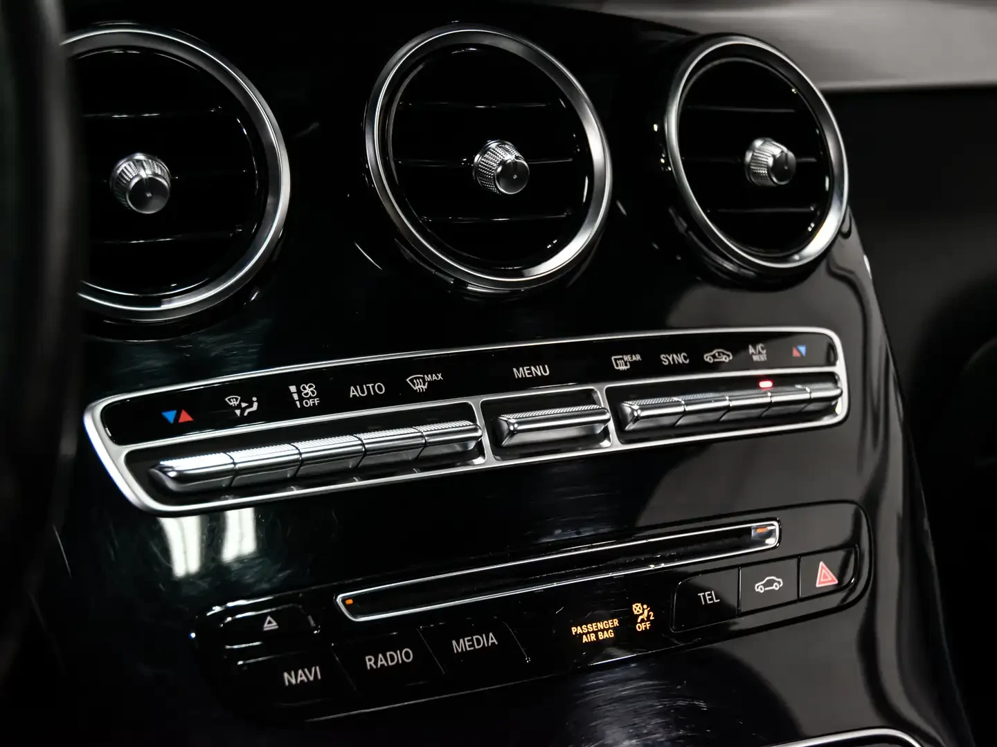 Mercedes-Benz GLC 300 4MATIC* 360* МЪРТВИ ТОЧКИ, снимка 14 - Автомобили и джипове - 55222295
