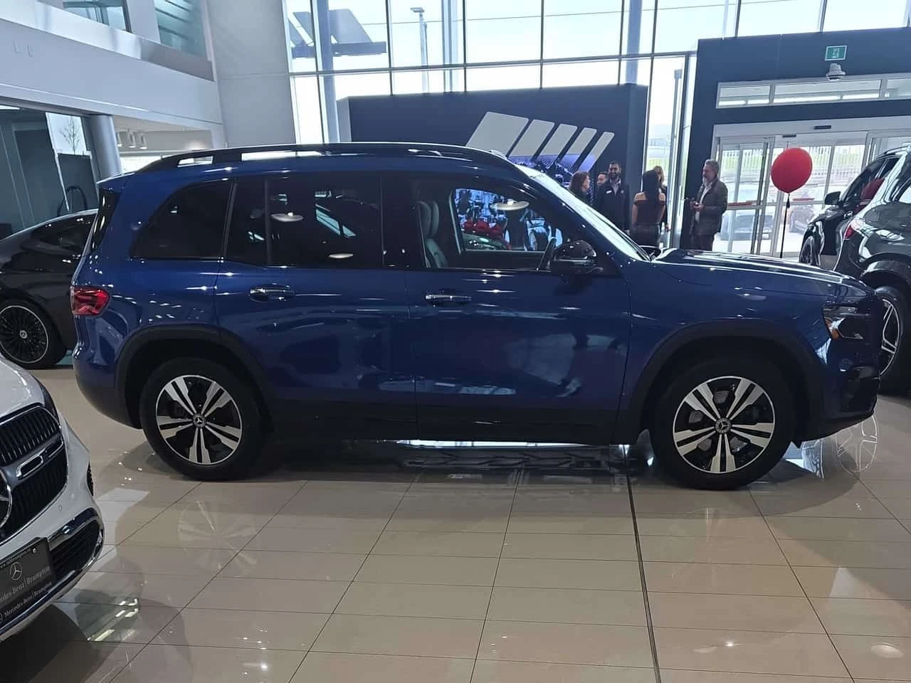 Mercedes-Benz GLB 250 | DISTRONIC | 360 | CARFAX | �������  |  | Mobile.bg � ����������� 3