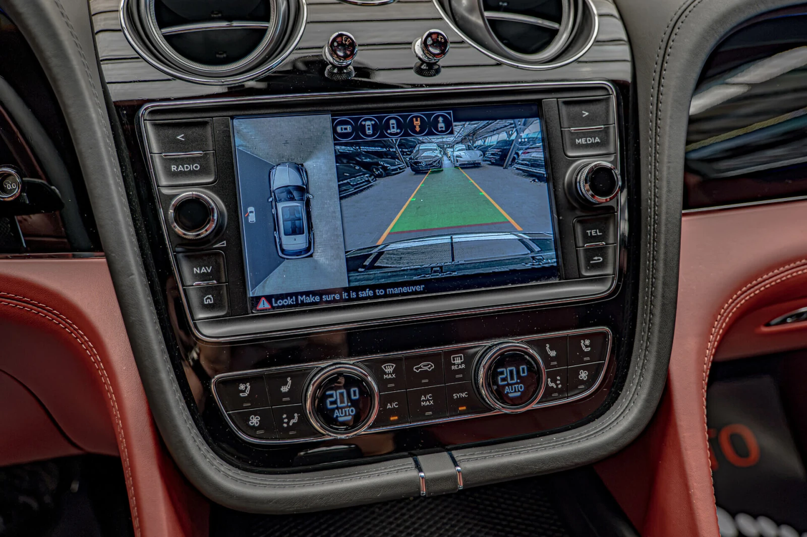 Bentley Bentayga 6.0TSI W12/Luxury Edition/Камера 360/Обдухване/Amb, снимка 12 - Автомобили и джипове - 55320024