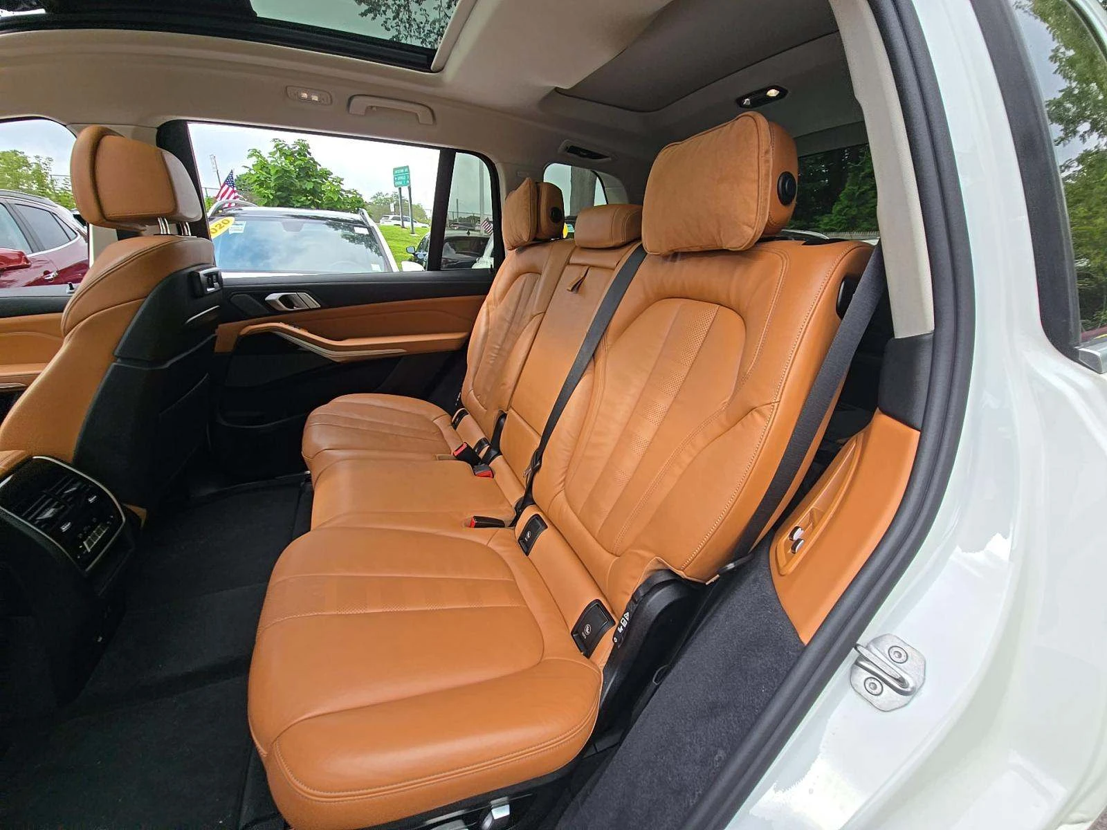 BMW X7 7 PASS* B58* HARMAN* PANO* 360* SOFT-CLOSE* HUD, снимка 10 - Автомобили и джипове - 55610005
