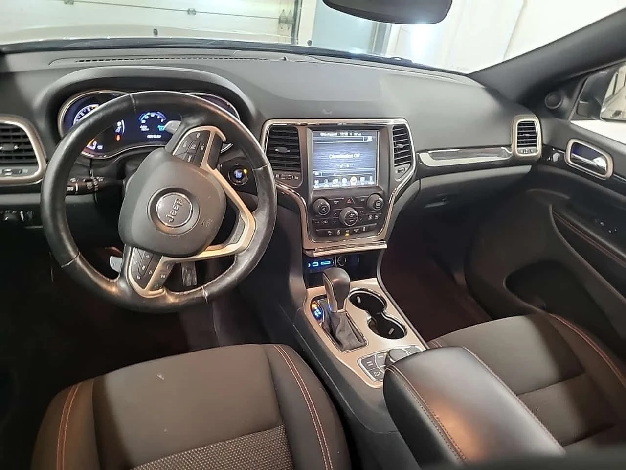 Jeep Grand cherokee * LAREDO 75TH ANNIVERSARY* АВТОКРЕДИТ* , снимка 10 - Автомобили и джипове - 55666499