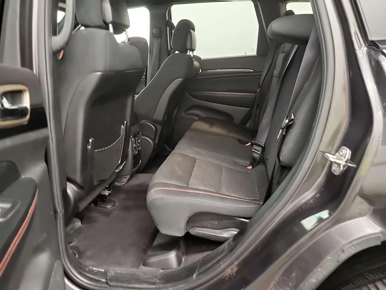 Jeep Grand cherokee * LAREDO 75TH ANNIVERSARY* АВТОКРЕДИТ* , снимка 11 - Автомобили и джипове - 55666499