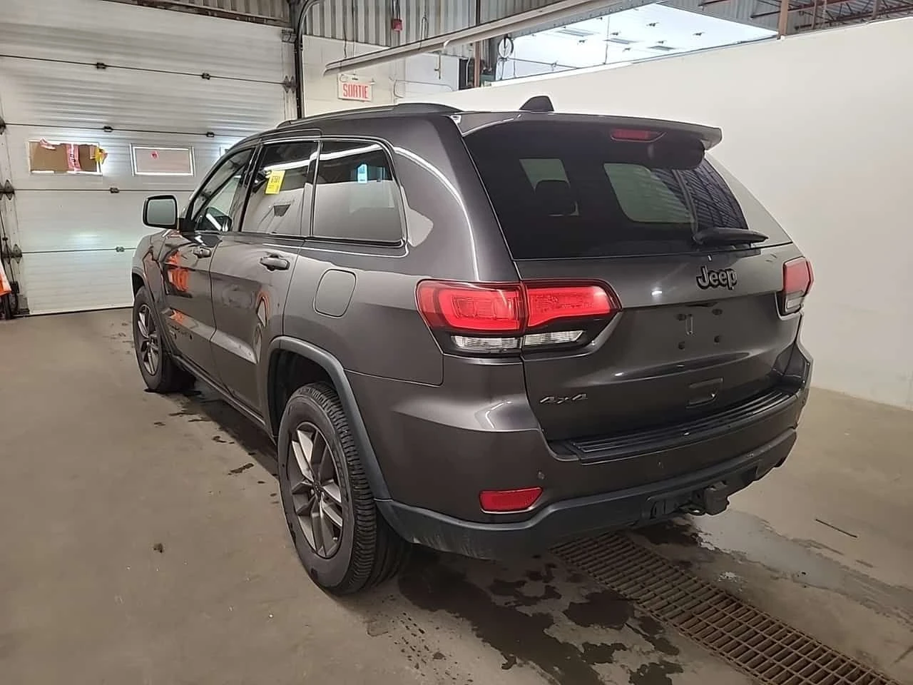 Jeep Grand cherokee * LAREDO 75TH ANNIVERSARY* АВТОКРЕДИТ* , снимка 4 - Автомобили и джипове - 55666499