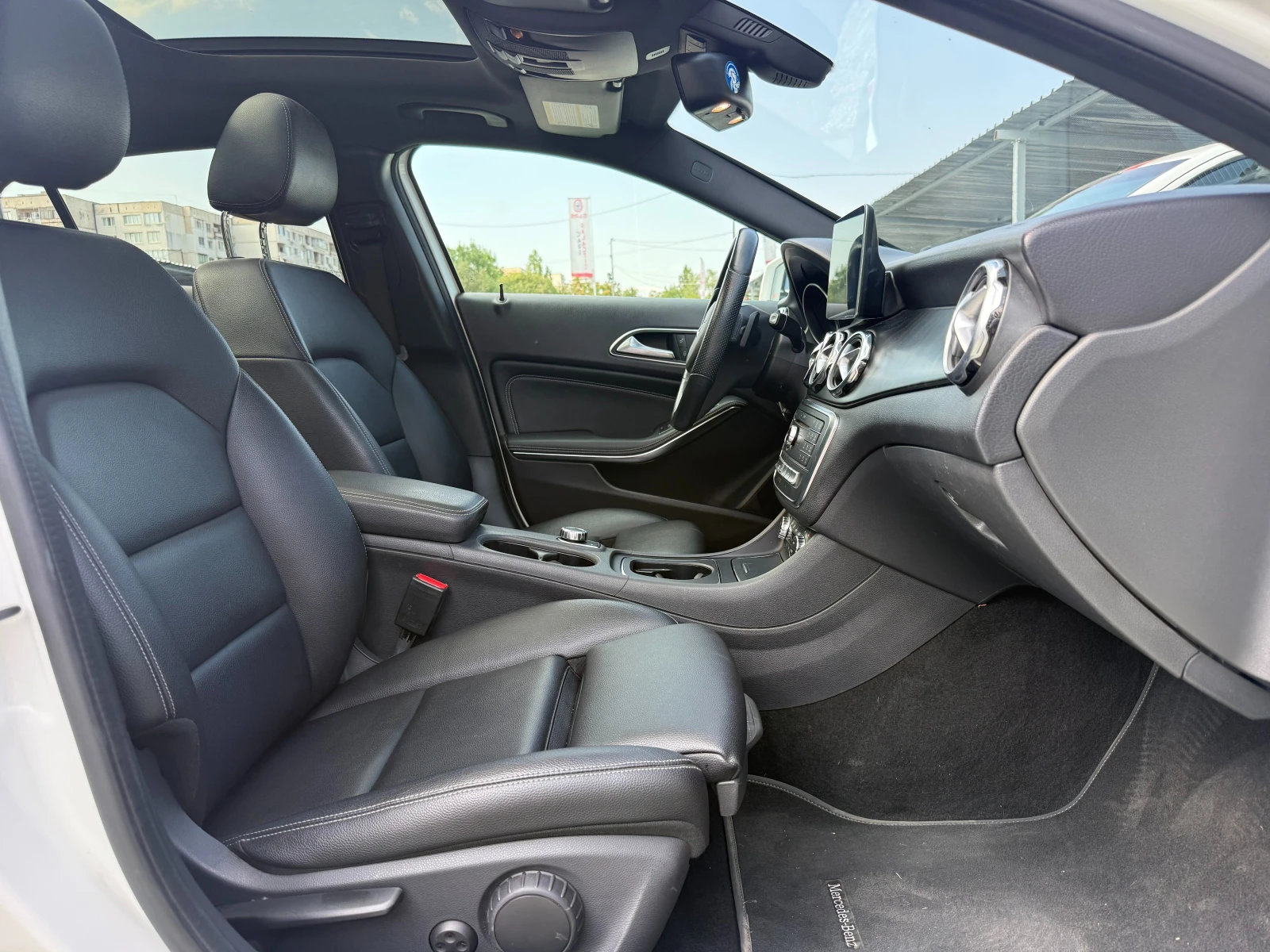 Mercedes-Benz GLA 250 4MATIC, AMG-LINE, снимка 8 - Автомобили и джипове - 55781624