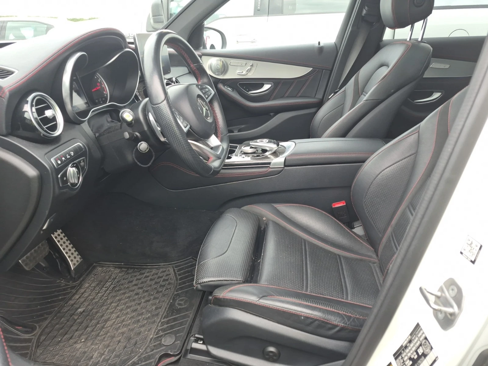 Mercedes-Benz GLC 43 AMG * АВТОКРЕДИТ * ГЛАВНО ПРЕДСТАВИТЕЛСТВО, снимка 7 - Автомобили и джипове - 55885062