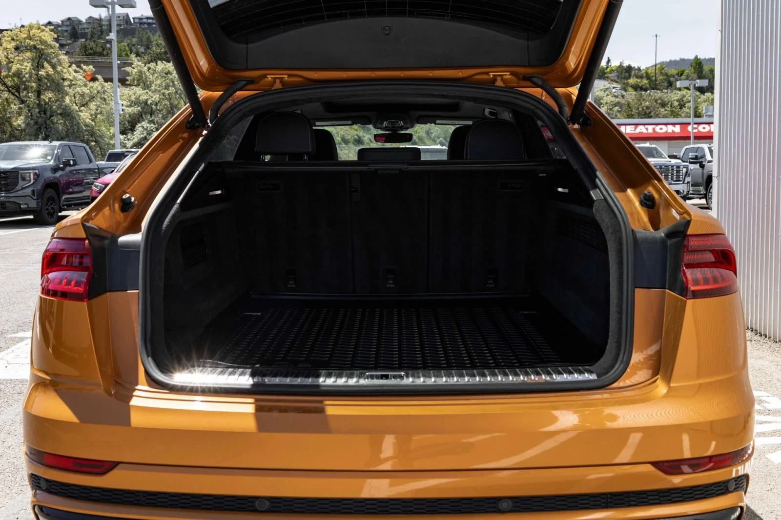 Audi Q8, снимка 7 - Автомобили и джипове - 56740384