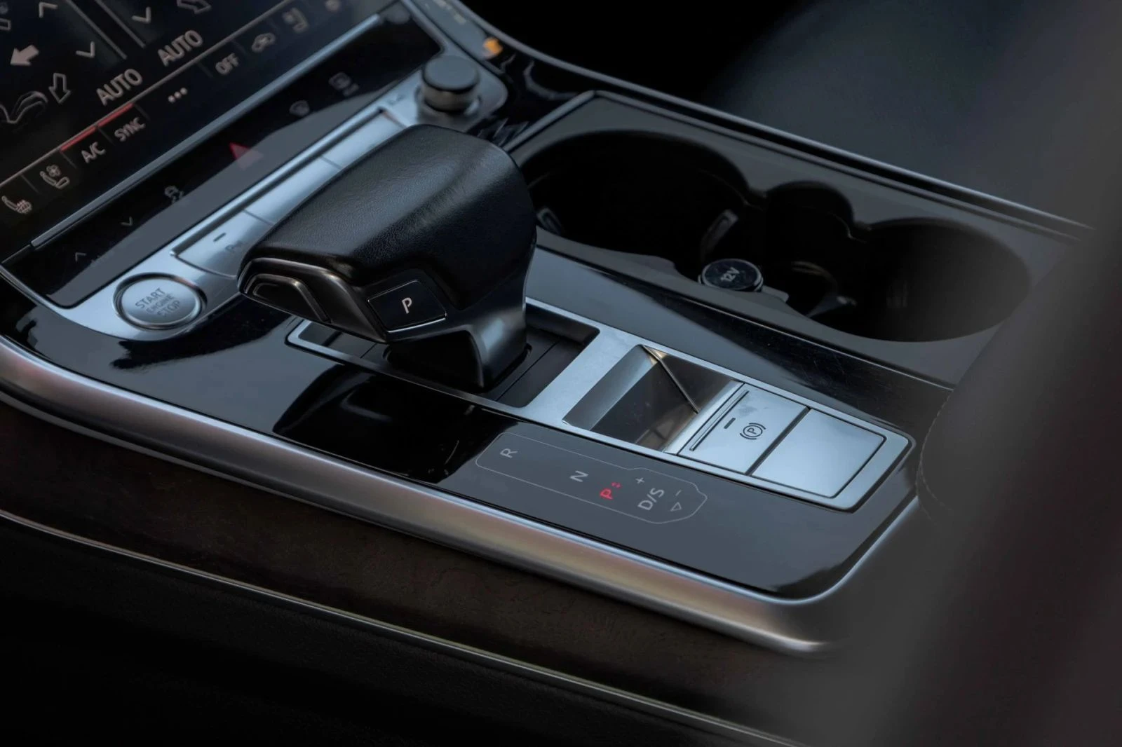 Audi Q8, снимка 14 - Автомобили и джипове - 56740384
