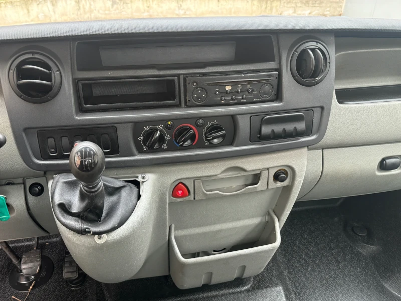 Renault Master 2.5 DCI* КЛИМАТИК* 3.50м, снимка 13 - Бусове и автобуси - 48419412