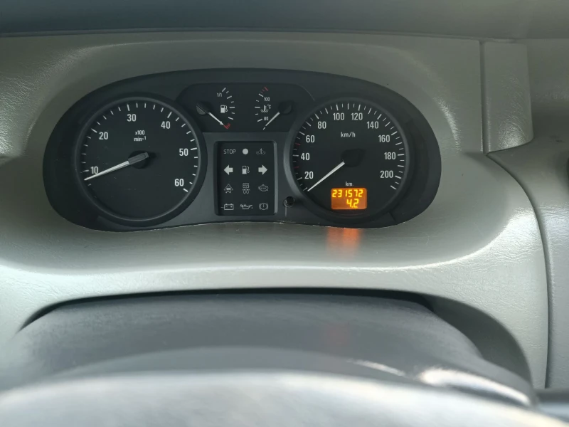 Renault Trafic 2.5tdci MAXXI LANG 9 места, снимка 11 - Бусове и автобуси - 52383355