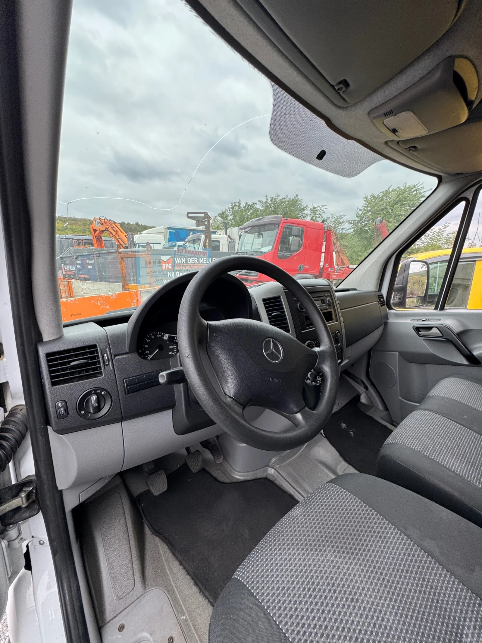 Mercedes-Benz Sprinter 313 2.2 CDI - изображение 6