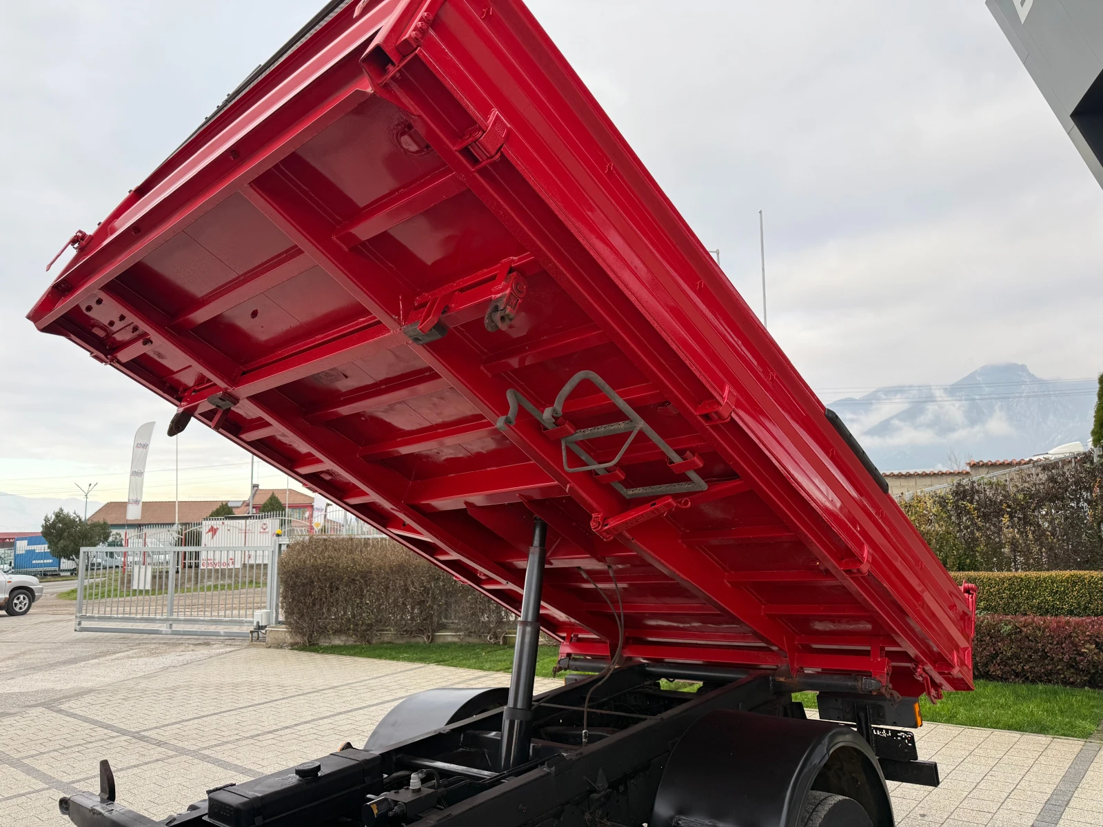 Man L LE 8.140 Самосвал 85000км. - изображение 6