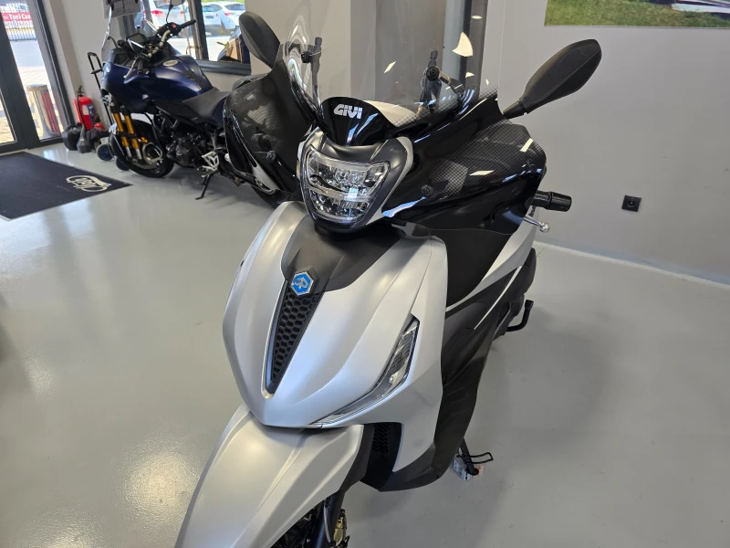 Piaggio Beverly 300ie, HPE, ABS-ASR, 2021г., снимка 9 - Мотоциклети и мототехника - 50560296