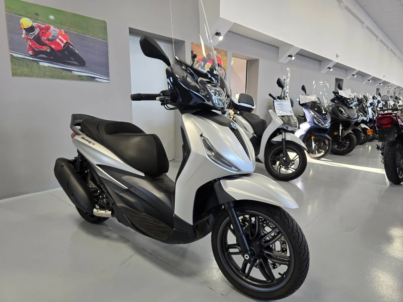 Piaggio Beverly 300ie, HPE, ABS-ASR, 2021г., снимка 7 - Мотоциклети и мототехника - 50560296