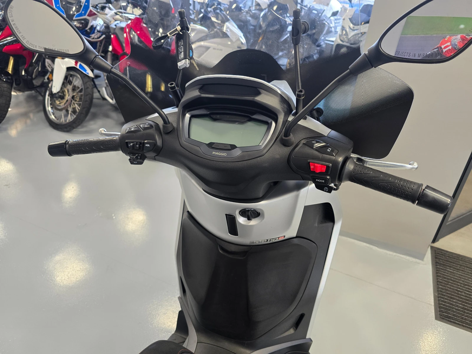 Piaggio Beverly 300ie, HPE, ABS-ASR, 2021г. - изображение 10