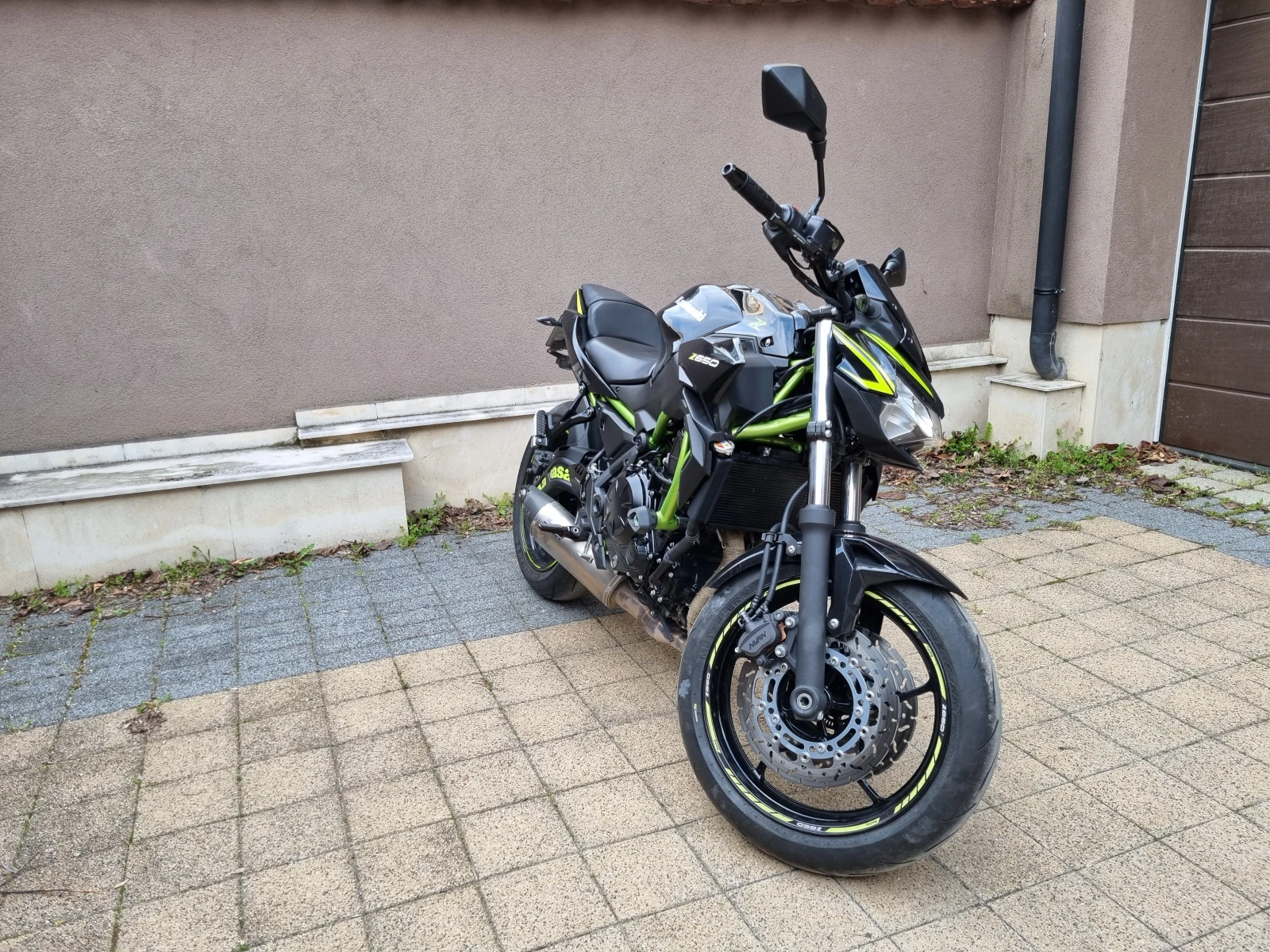Kawasaki Z 650, снимка 8 - Мотоциклети и мототехника - 54221733