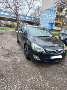 Opel Astra 1.7 CDTI, снимка 2 - Автомобили и джипове - 43500277
