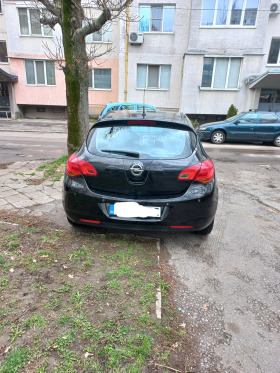 Opel Astra 1.7 CDTI, снимка 6 - Автомобили и джипове - 43500277