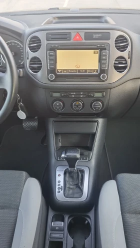 VW Touran 2.0Tdi. DSG.4MOTION.NAVI.Панорама - 7300 € / 14277.56 лв. - 26089708 7