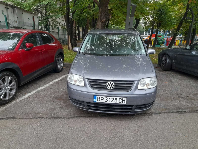 VW Touran, снимка 14 - Автомобили и джипове - 47475746