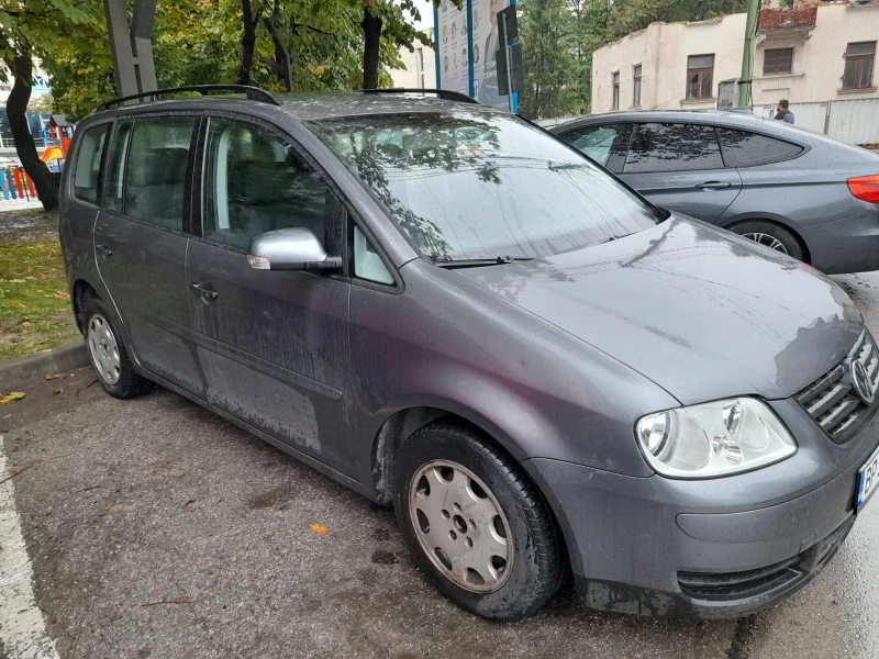 VW Touran, снимка 11 - Автомобили и джипове - 47475746