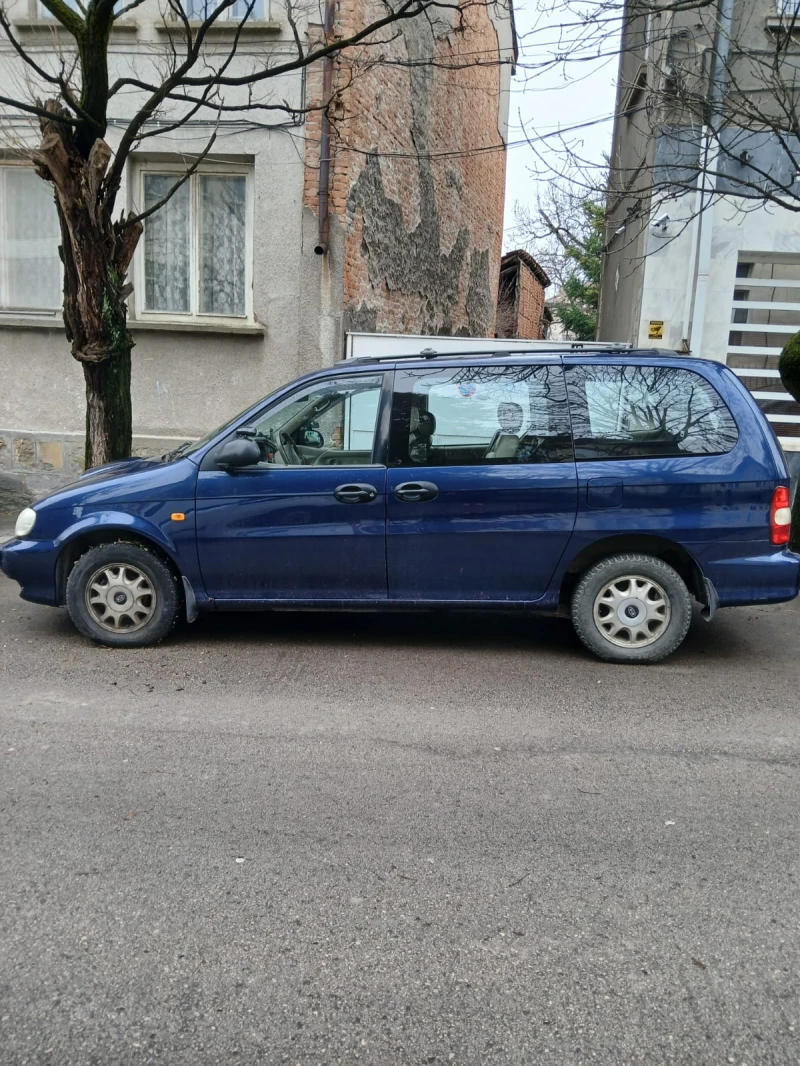 Kia Carnival, снимка 6 - Автомобили и джипове - 48240298