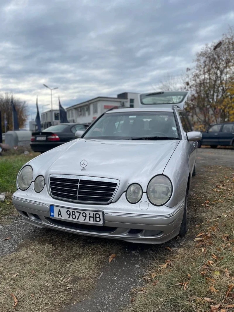 Mercedes-Benz E 270, снимка 11 - Автомобили и джипове - 48311665