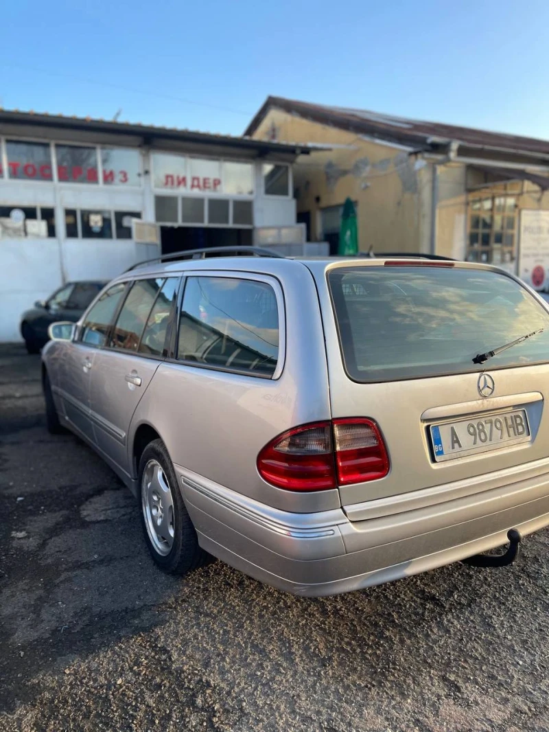 Mercedes-Benz E 270, снимка 4 - Автомобили и джипове - 48311665