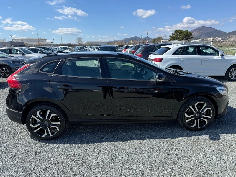 Volvo V40 (KATO НОВА), снимка 4 - Автомобили и джипове - 49559378