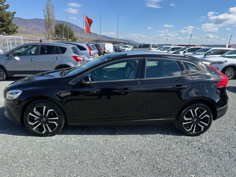 Volvo V40 (KATO НОВА), снимка 10 - Автомобили и джипове - 49559378