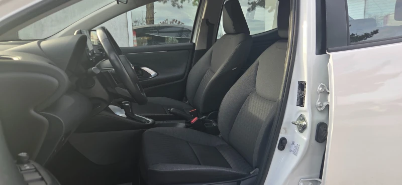 Toyota Yaris ГАРАНЦИЯ 05.2031г., снимка 8 - Автомобили и джипове - 52731225