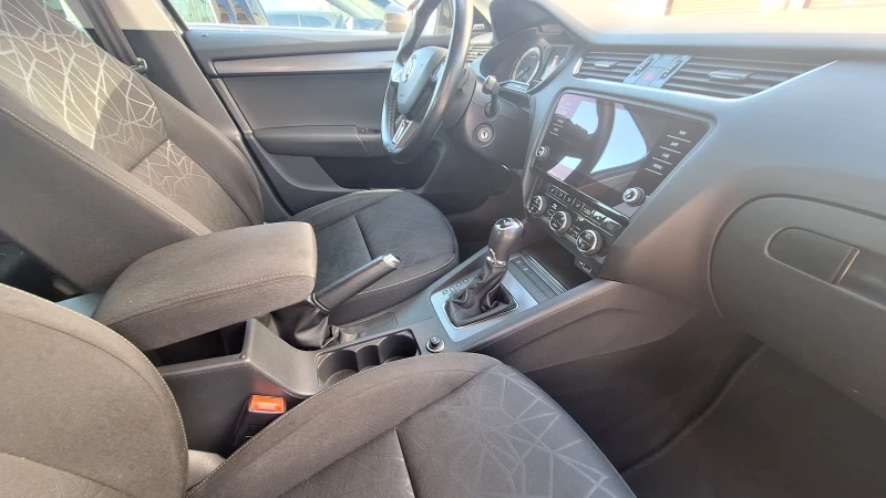 Skoda Octavia 1.8 TSI, снимка 8 - Автомобили и джипове - 53128480