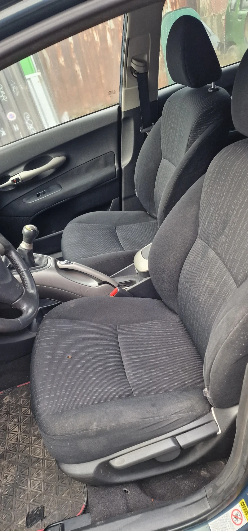 Toyota Auris 1.6i, снимка 8 - Автомобили и джипове - 52855407