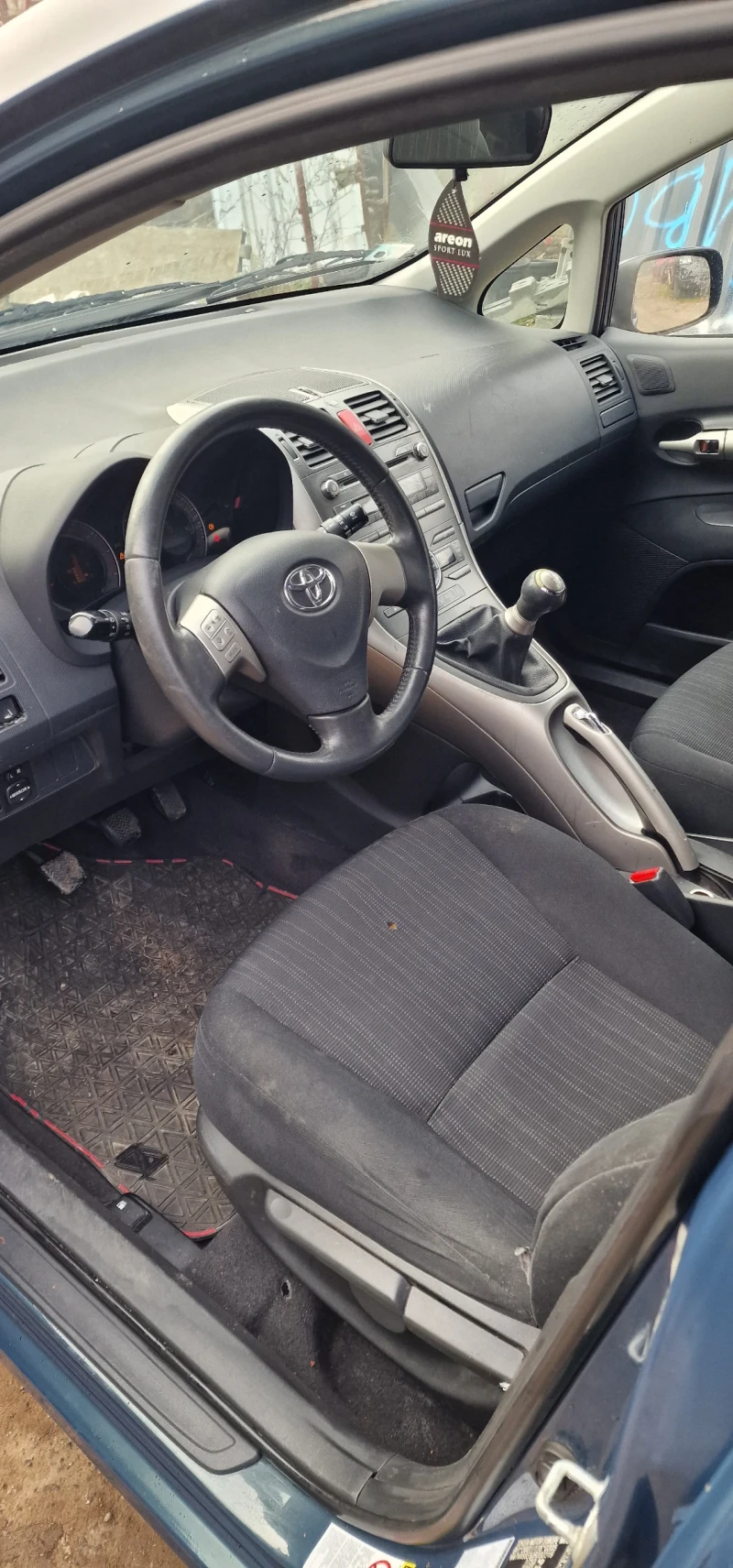 Toyota Auris 1.6i, снимка 5 - Автомобили и джипове - 52855407