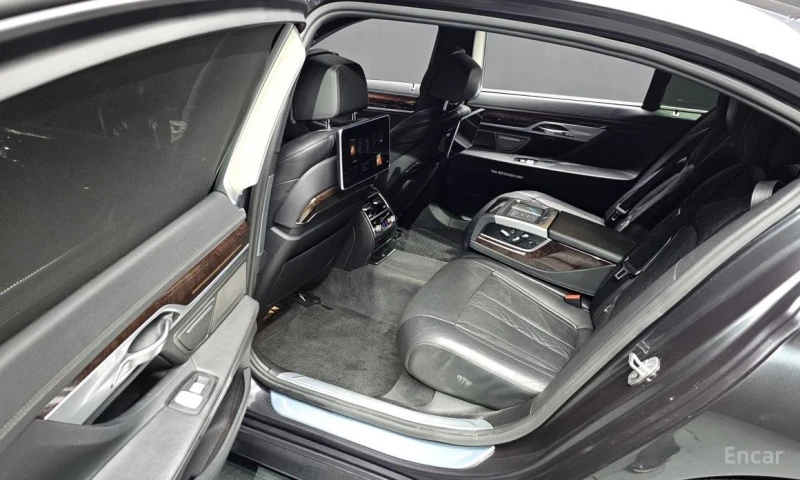 BMW 730, снимка 12 - Автомобили и джипове - 53281340