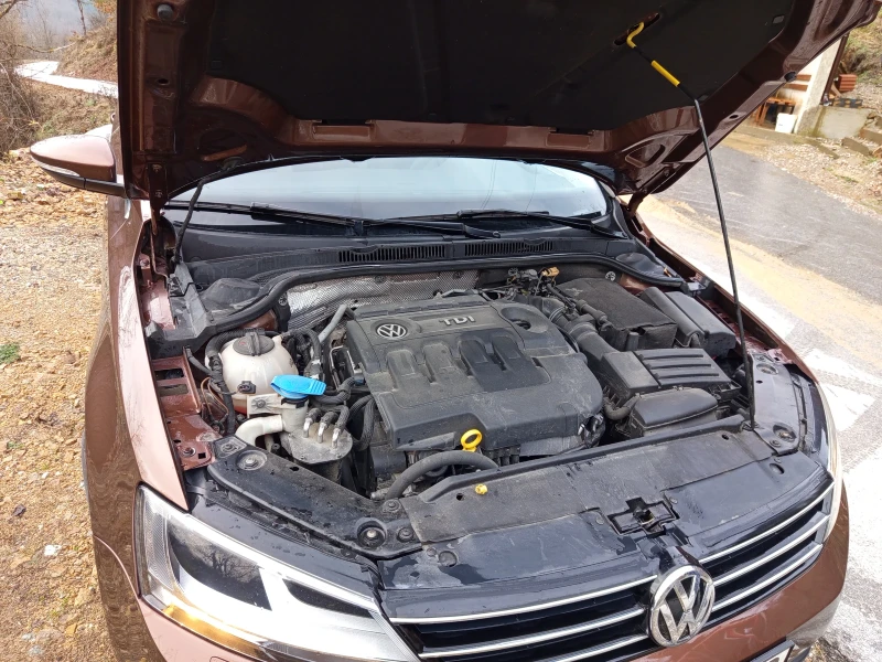 VW Jetta 2.0 TDI, 110 к.с. , снимка 8 - Автомобили и джипове - 53398909