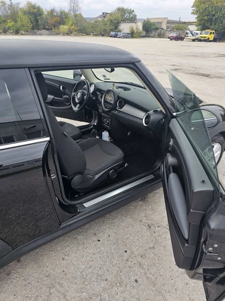 Mini Cooper One, снимка 2 - Автомобили и джипове - 53666703