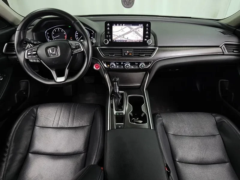 Honda Accord 1.5T Бензин, снимка 3 - Автомобили и джипове - 55476832