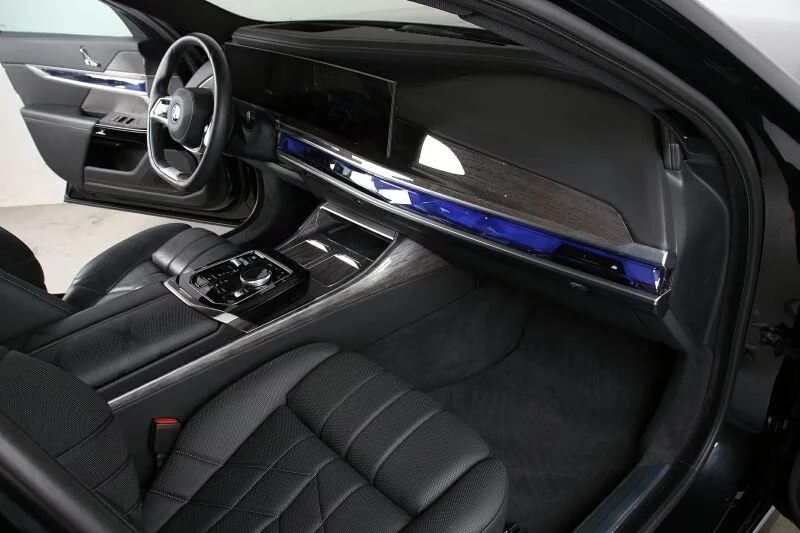 BMW i7 xDrive60/360/HUD/PANO/EXECUTIVE/ | Mobile.bg � ����������� 6