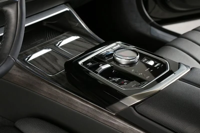 BMW i7 xDrive60/360/HUD/PANO/EXECUTIVE/ | Mobile.bg � ����������� 9
