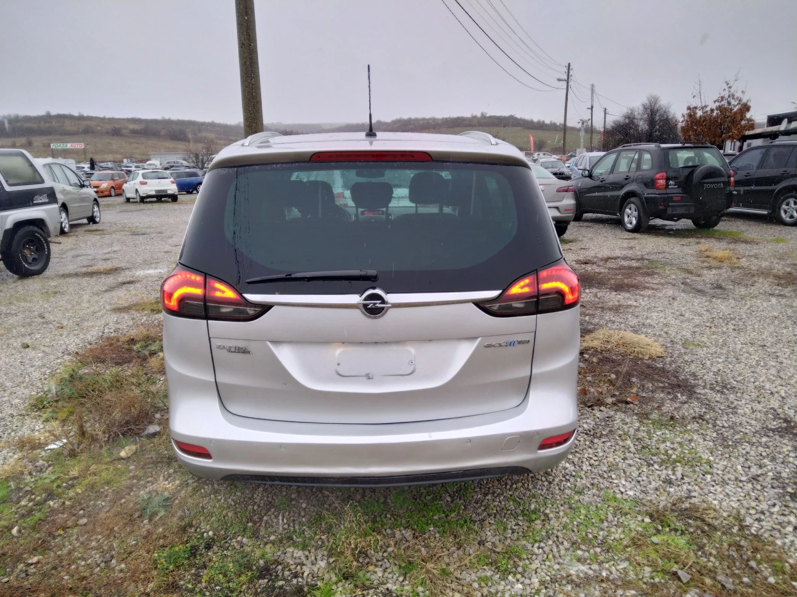 Opel Zafira Турър - изображение 2