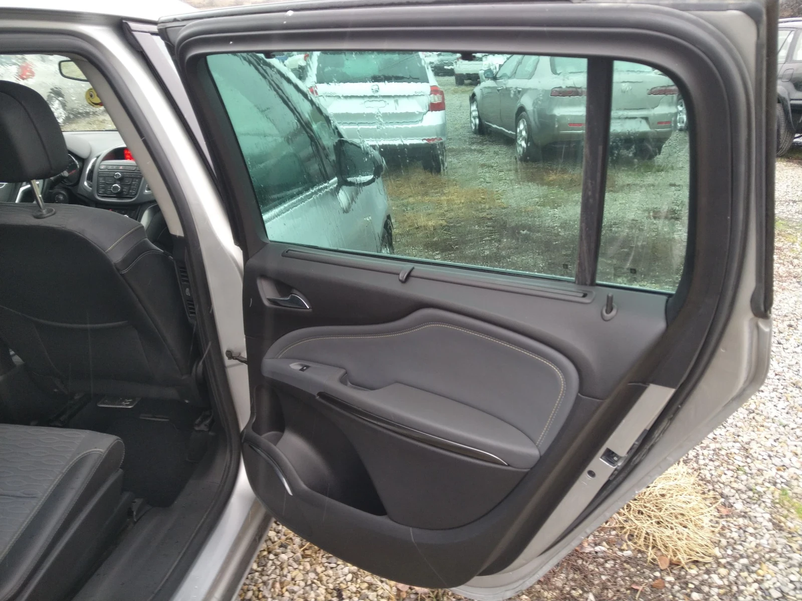 Opel Zafira Турър - изображение 9