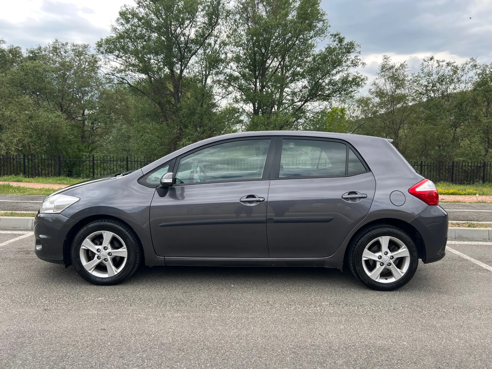 Toyota Auris 1.3 VVTI - изображение 2